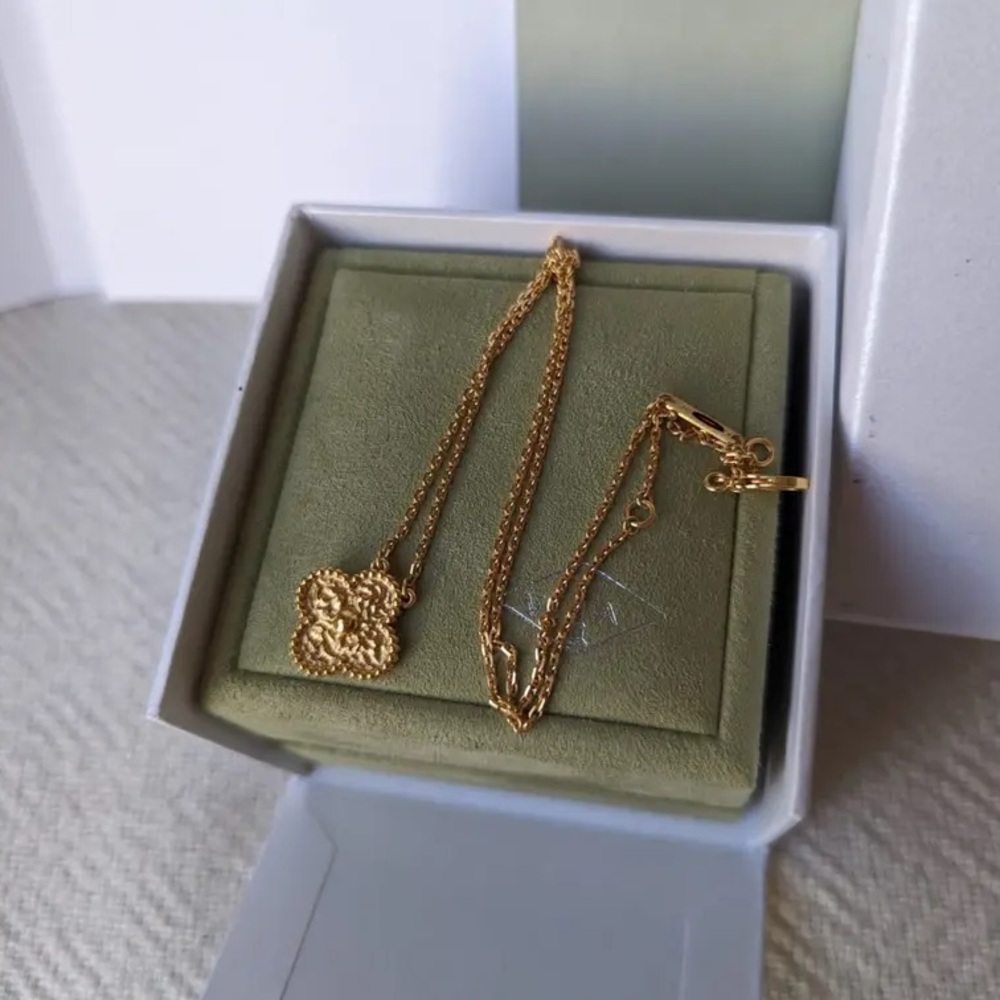 Van Cleef & Arpels Gold Necklace